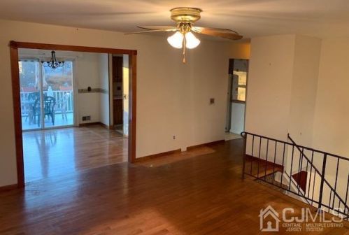 1470 Greenwood Dr, Piscataway NJ 08854-2039 exterior