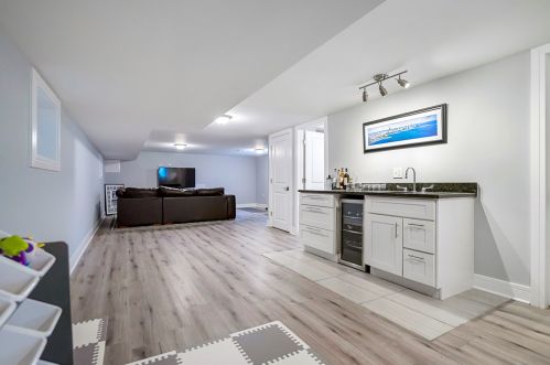 4310 Bernard St, Chicago IL 60618-1109 exterior