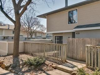 1235 Landmark Trl, Hopkins, MN 55343-7968