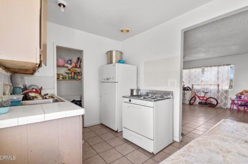 5441 Perkins Rd, Oxnard CA 93033-8833 exterior