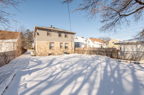 5906 38th St, Milwaukee, WI 53209-4026