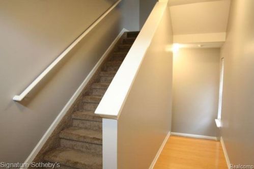 39445 Springwater Dr, Northville, MI 48168-3962