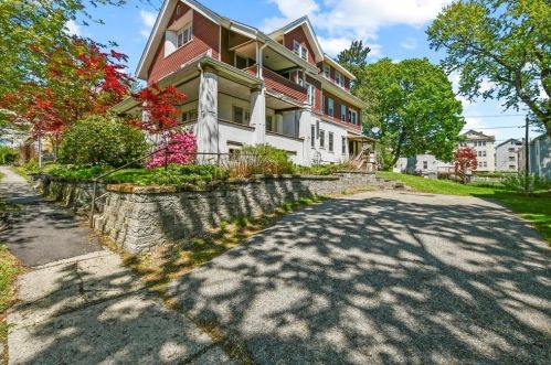 12 Woodford St, Worcester, MA 01604-5423