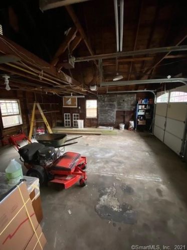 15 Anderson Rd, Norwalk CT 06851-2402 exterior