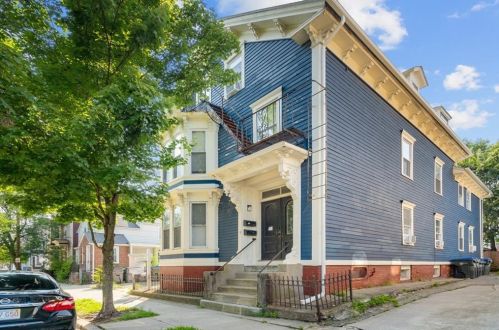 72 Vernon St, Providence, RI 02903-3050