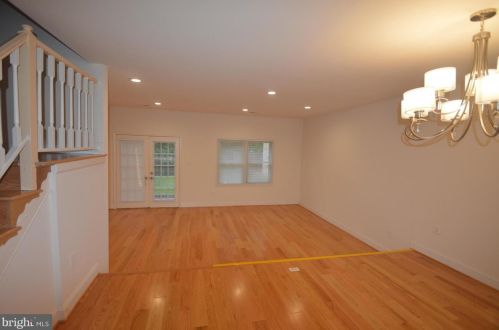 7537 Coddle Harbor Ln, Rockville MD  20854-3263 exterior