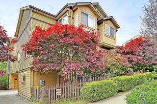 3655 Dayton Ave, Seattle WA  98103-8510 exterior