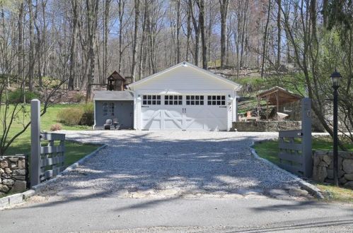 20 Blackman Rd, Ridgefield CT  06877-4204 exterior