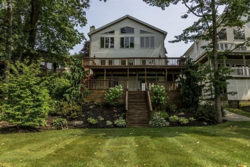 5405 Dooley Dr, Linden, MI 48451-8901