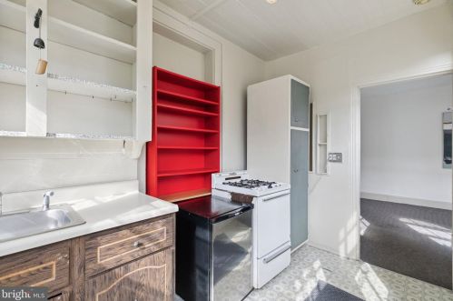 601 18 St, Philadelphia PA 19140-1013 exterior