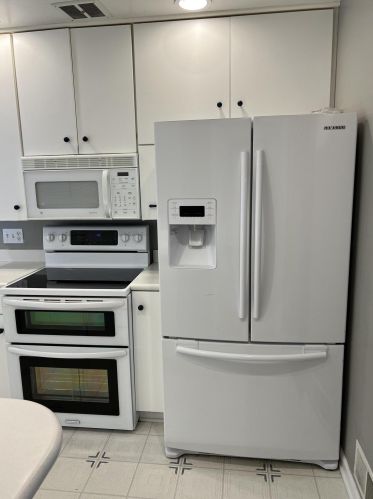 304 Espanola Ave, Kalamazoo MI  49004-1104 exterior