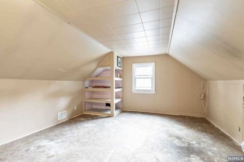 40 Jefferson Ave, Hasbrouck Heights NJ 07604-1209 exterior