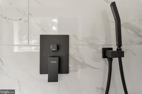 102 Ritchie Ave, Silver Spring MD  20910-5112 exterior