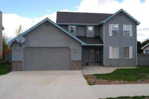 808 Willowbrook Dr, Wenatchee, WA 98801-8002