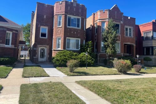 8014 Calumet Ave, Chicago IL 60619-3614 exterior