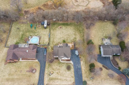 3803 Jacobson Dr, Bull Valley IL 60097-8142 exterior