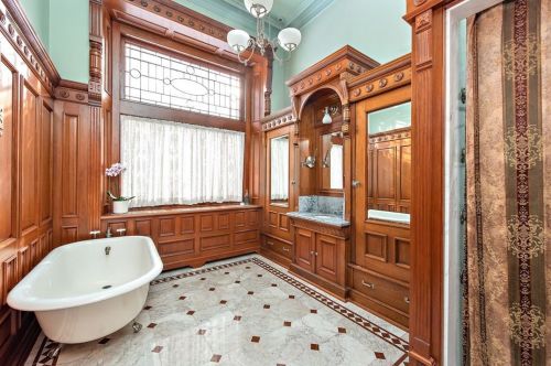 5501 Elgin St, Pittsburgh PA 15206-1432 exterior