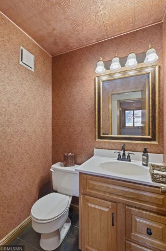 1058 Briar Crk Rd, Saint Paul MN 55123-1515 exterior