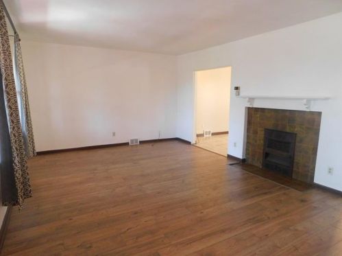 2920 Clermont Ave, Pittsburgh PA 15227-2820 exterior