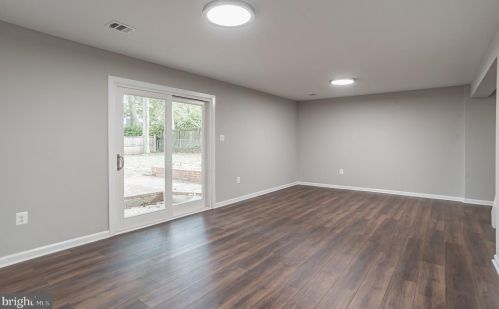 14005 Congress Dr, Rockville MD 20853-2668 exterior