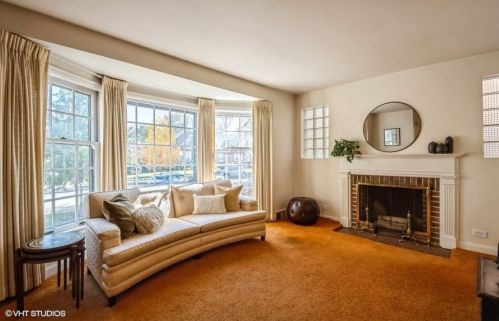 6340 Leroy Ave, Chicago, IL 60646-4814