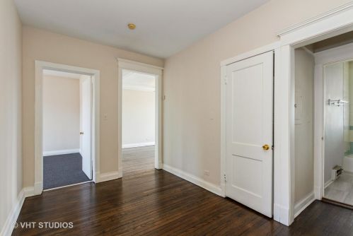 921 61st St, Chicago, IL 60637-2605