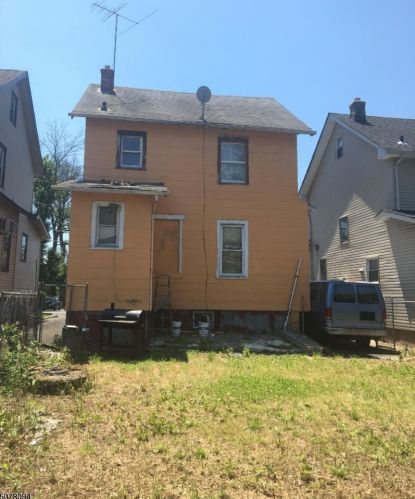 16 Laventhal Ave, Irvington NJ  07111-2841 exterior