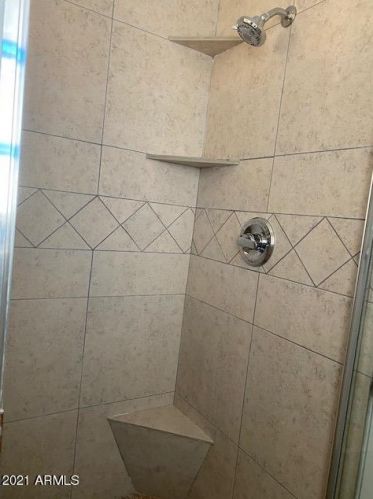 6844 33rd Ave, Phoenix AZ 85051-1201 exterior