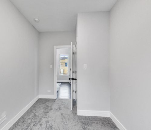 245 13 Ave, Broadview IL 60153-1407 exterior