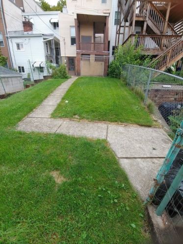 4550 Penn Ave, Pittsburgh PA 15224-1315 exterior