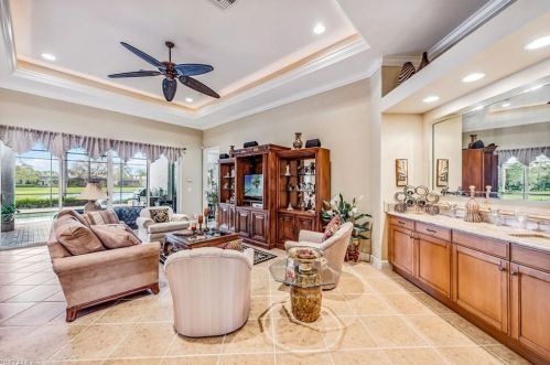 6004 Hammock Isles Cir, Naples, FL 34119-4649