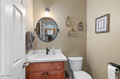 8818 12 St, Phoenix AZ 85086-7450 exterior