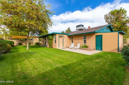 16450 47 Pl, Phoenix AZ 85018-2905 exterior