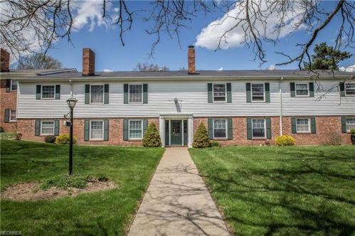 7035 Carriage Hill Dr, Cleveland OH  44141-1268 exterior