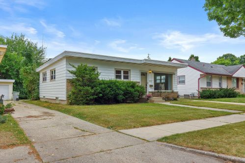 3822 83rd St, Milwaukee, WI 53220-1632