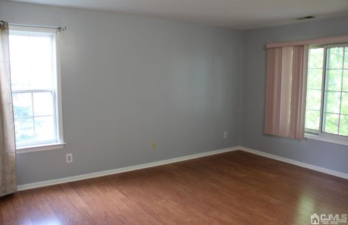 922 Waterford Dr, Edison NJ  08817-1910 exterior