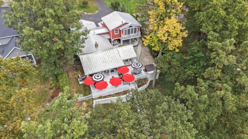 3272 Thorncrest Dr, Grand Rapids MI 49546-7353 exterior