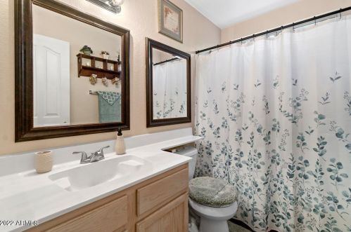 13008 38 Ave, Phoenix AZ 85053-4502 exterior