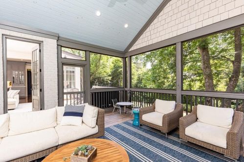 2504 Birchwood Dr, Atlanta GA 30305-3820 exterior