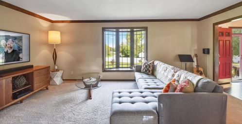 6258 Silver Hl Dr, Manitowoc WI 54220-9328 exterior