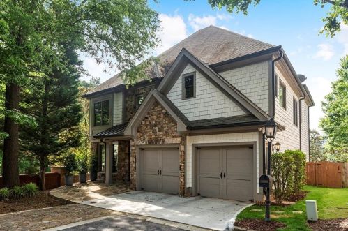 2043 Mendenhall Dr, Atlanta, GA 30341-1789