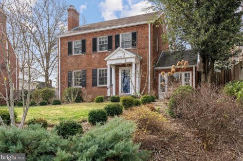 3176 Upland Ter, Washington, DC 20015-2320