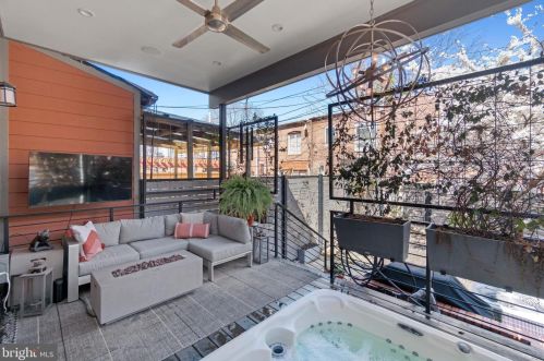 113 U St, Washington DC  20001-1690 exterior