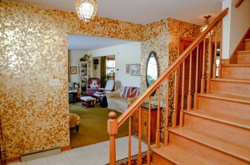 1101 County Line Rd, Milwaukee, WI 53217-1207