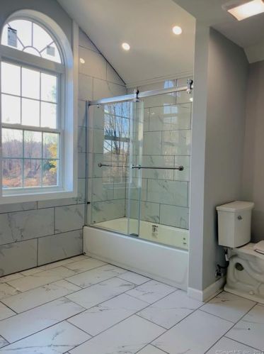 77 Prospect Hill Rd, Windsor CT  06095-1642 exterior