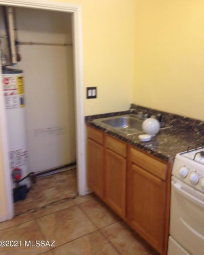 834 Lee St, Tucson AZ 85719-3932 exterior