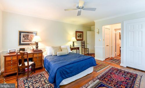 217 6 St, Washington DC 20003-1135 exterior