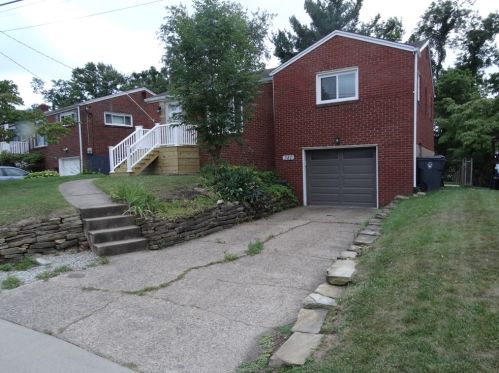 380 Pierina Dr, Pittsburgh, PA 15243-1446