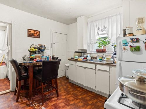 24 Babcock St, Providence, RI 02905-1402