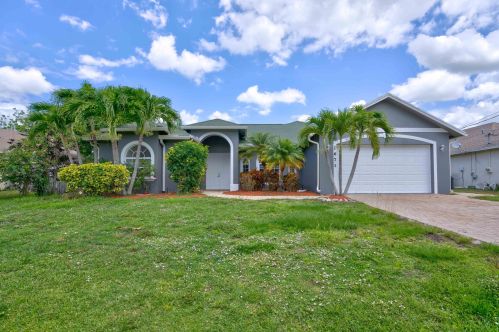 1671 Aledo Ln, Fort Pierce, FL 34953-4169